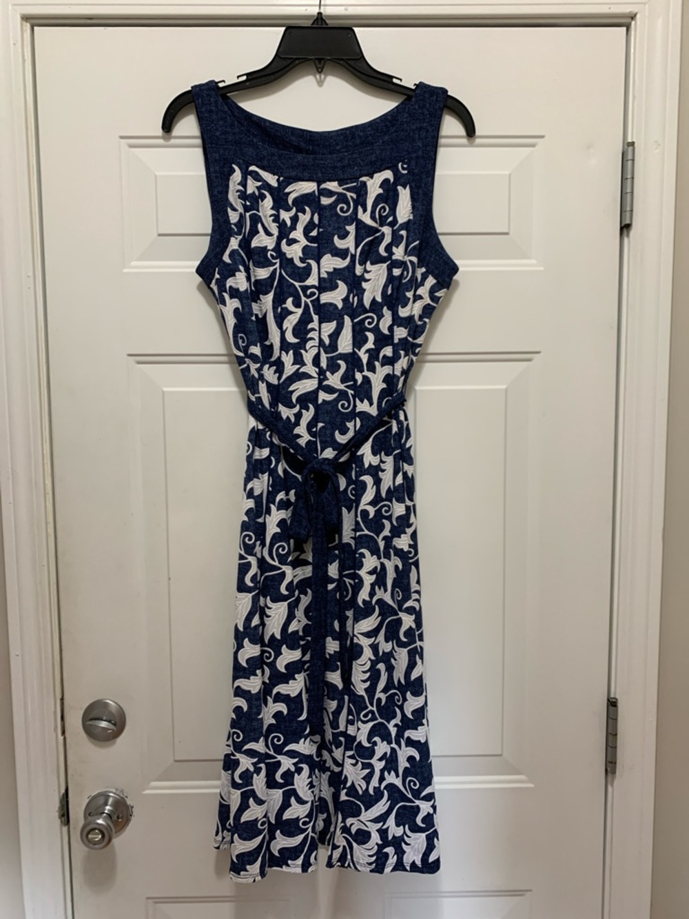 3/$15 Perceptions Navy & White Floral  Dress with Tie Waist Size Large Petite